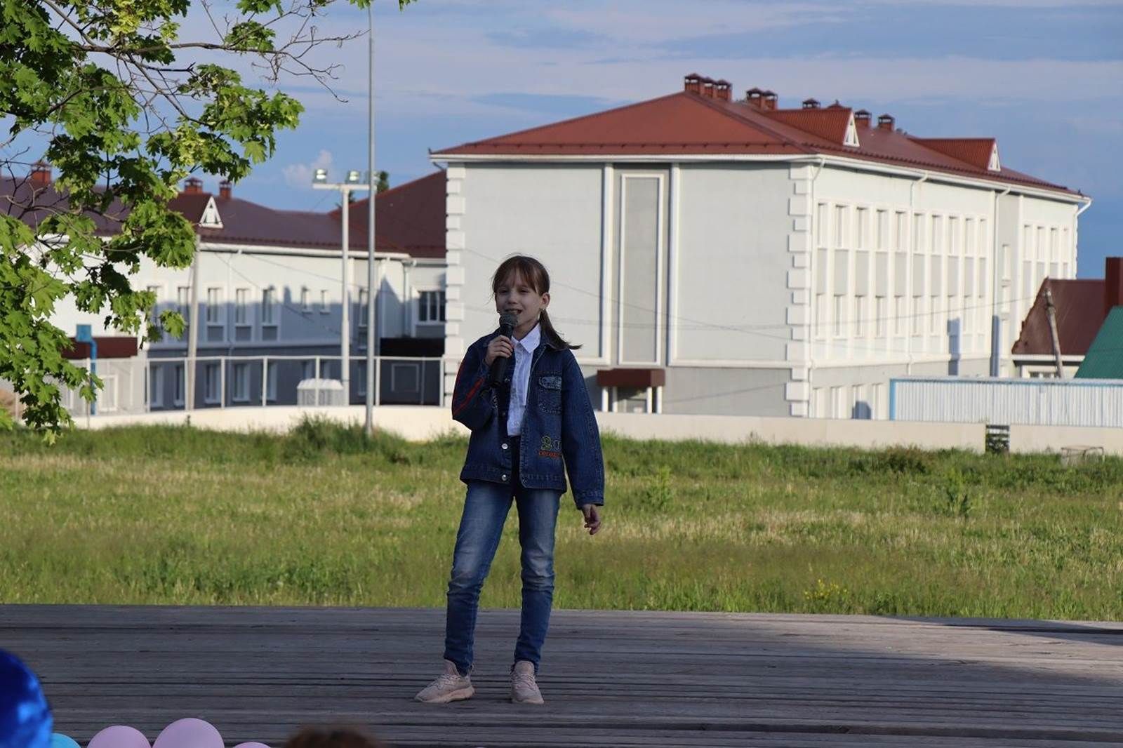 Лаешлылар җәйне Балаларны яклау көненә багышланган концерт белән каршы алды