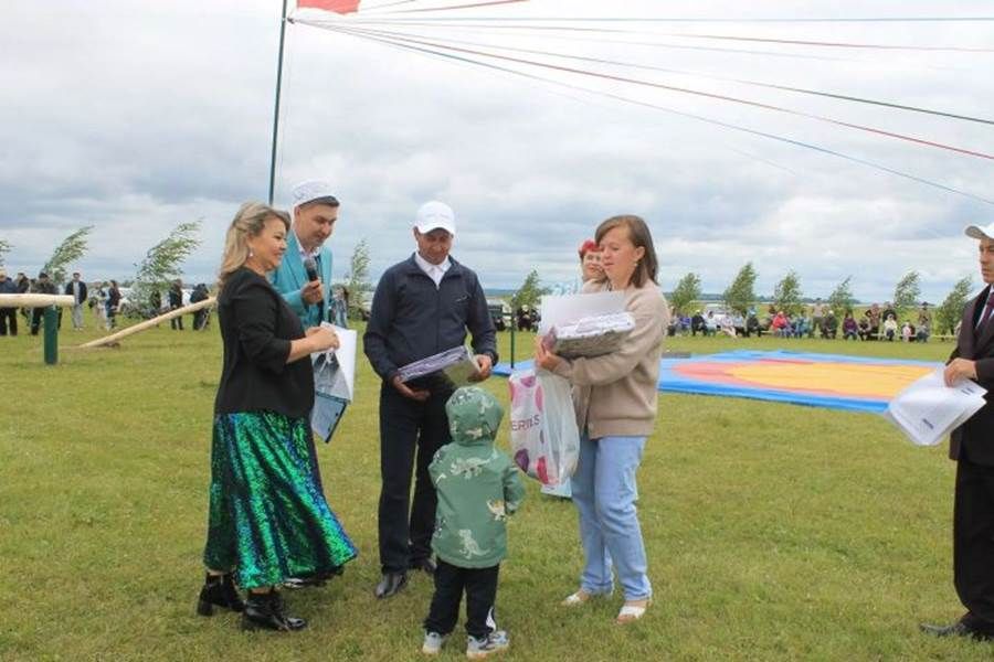 Авыл көне: Сиңгел авылында чын күңелдән биеделәр һәм күңел ачтылар