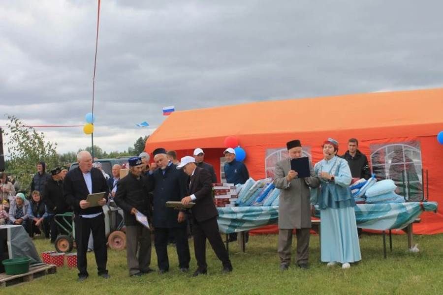 Авыл көне: Сиңгел авылында чын күңелдән биеделәр һәм күңел ачтылар
