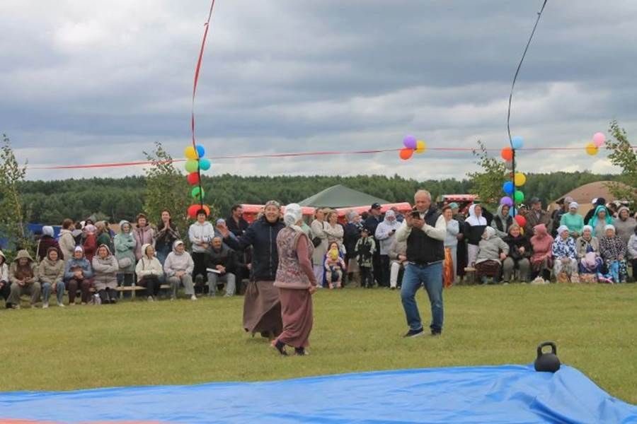 Авыл көне: Сиңгел авылында чын күңелдән биеделәр һәм күңел ачтылар