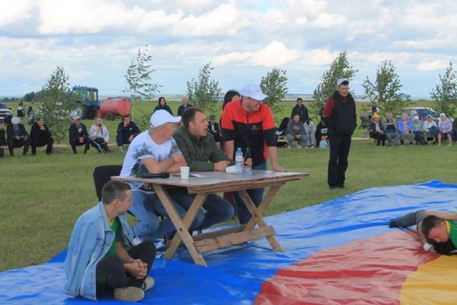 Авыл көне: Сиңгел авылында чын күңелдән биеделәр һәм күңел ачтылар