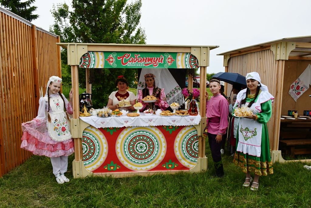 Сабантуй: народные подворья и традиции