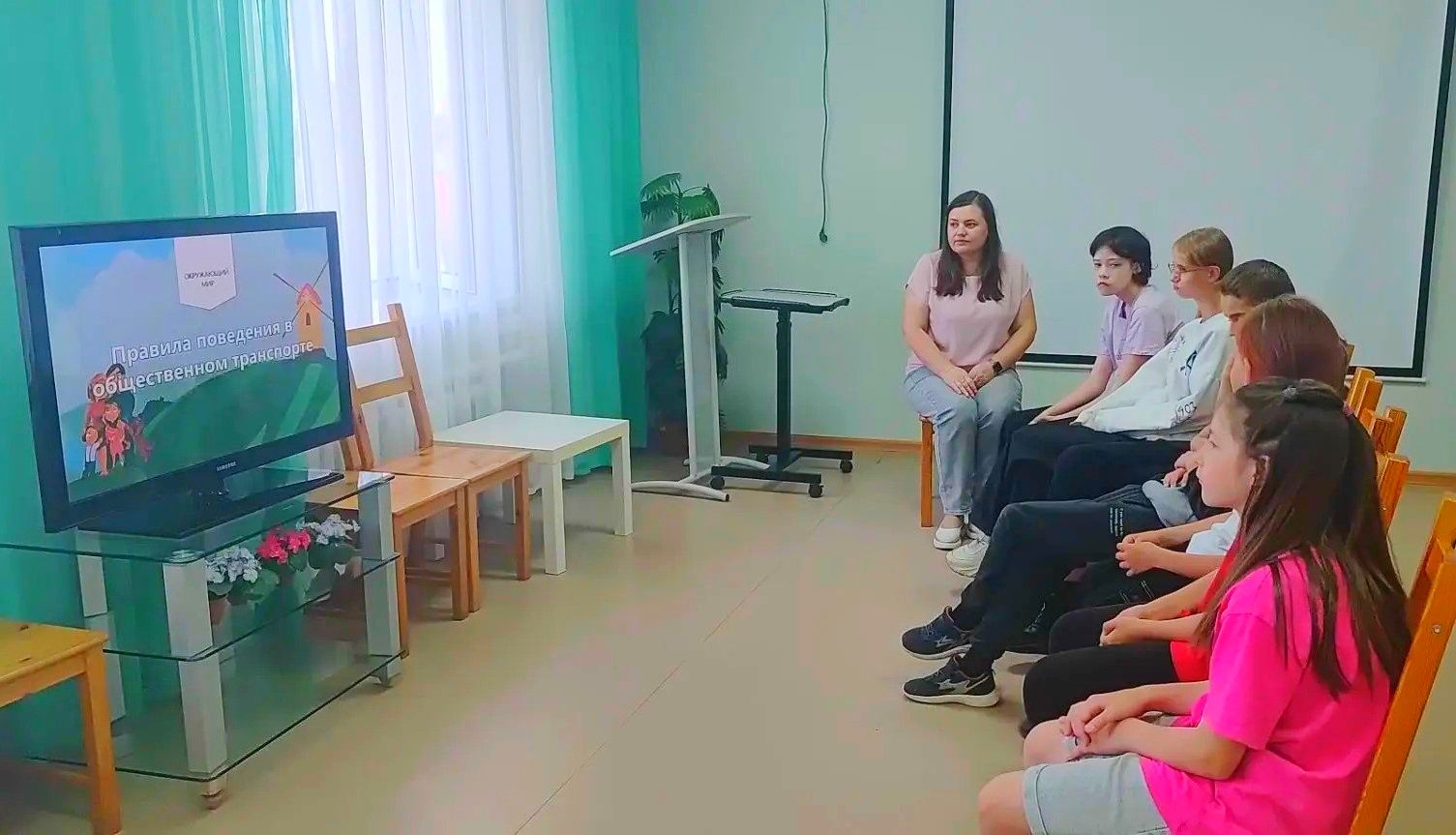 Лаишевским подросткам напомнили правили поведения в транспорте