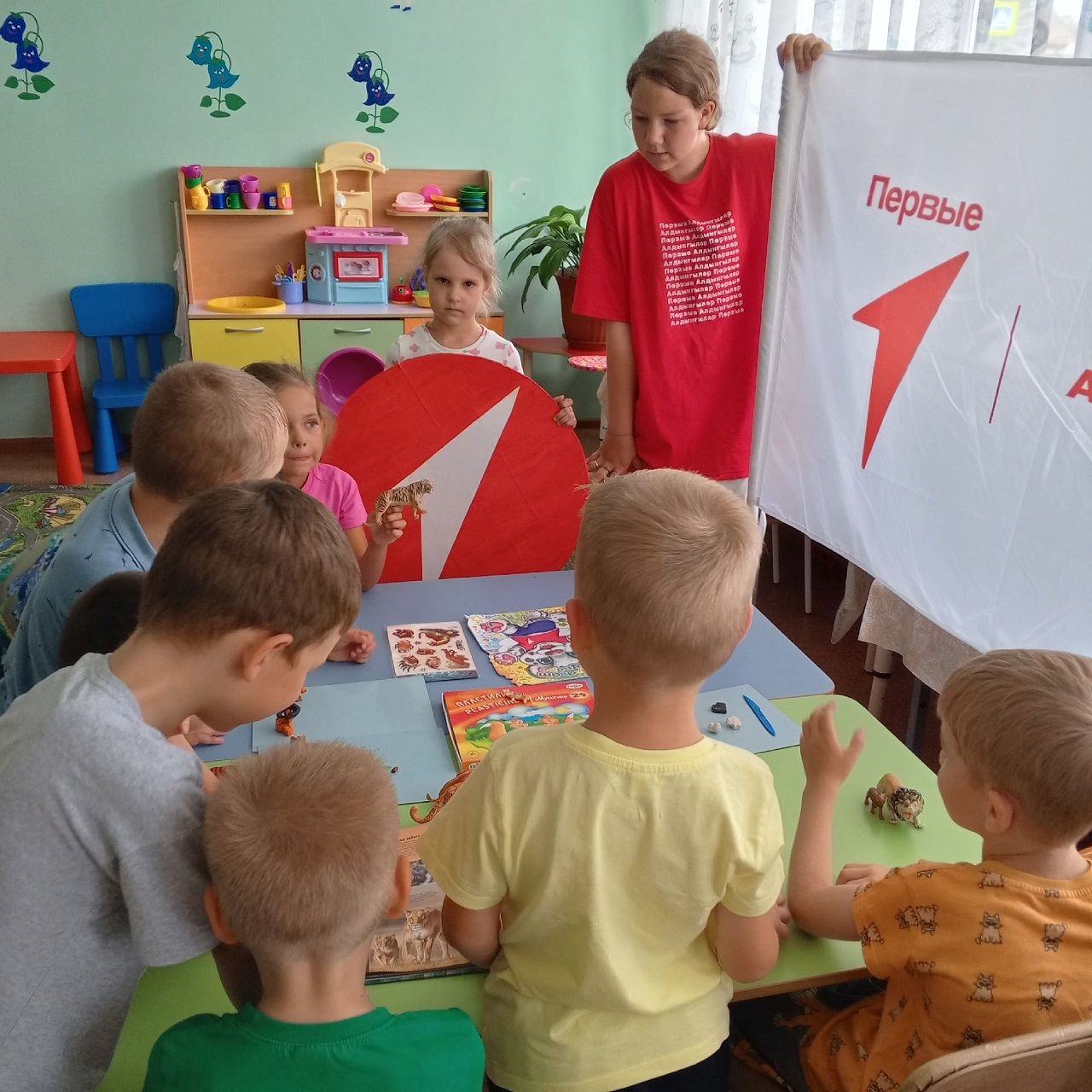 Лаишевские ребята познакомились с тиграми