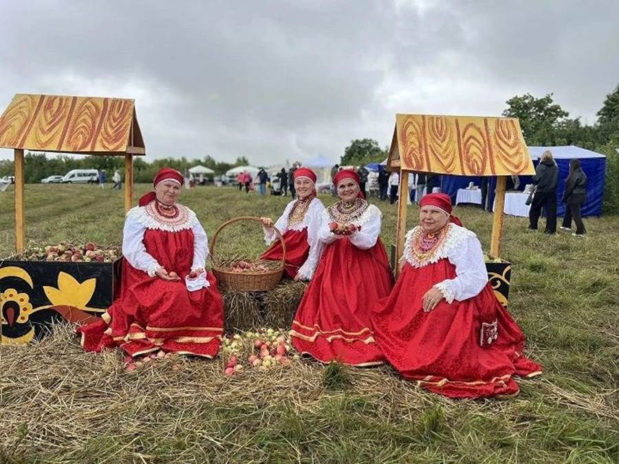 Красновидово фестивалендә «Каравон» гөрләтте