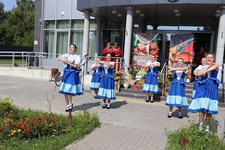 В селе Столбище Лаишевского района отметили Яблочный спас