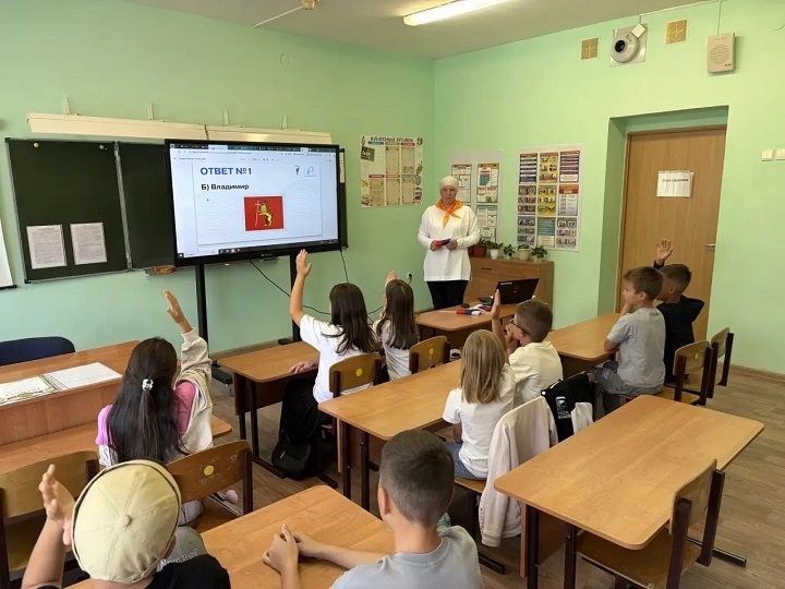 Жители Лаишевского района встретили День Государственного флага России