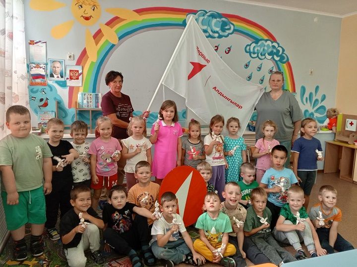 Юные лаишевцы познакомились с народными игрушками