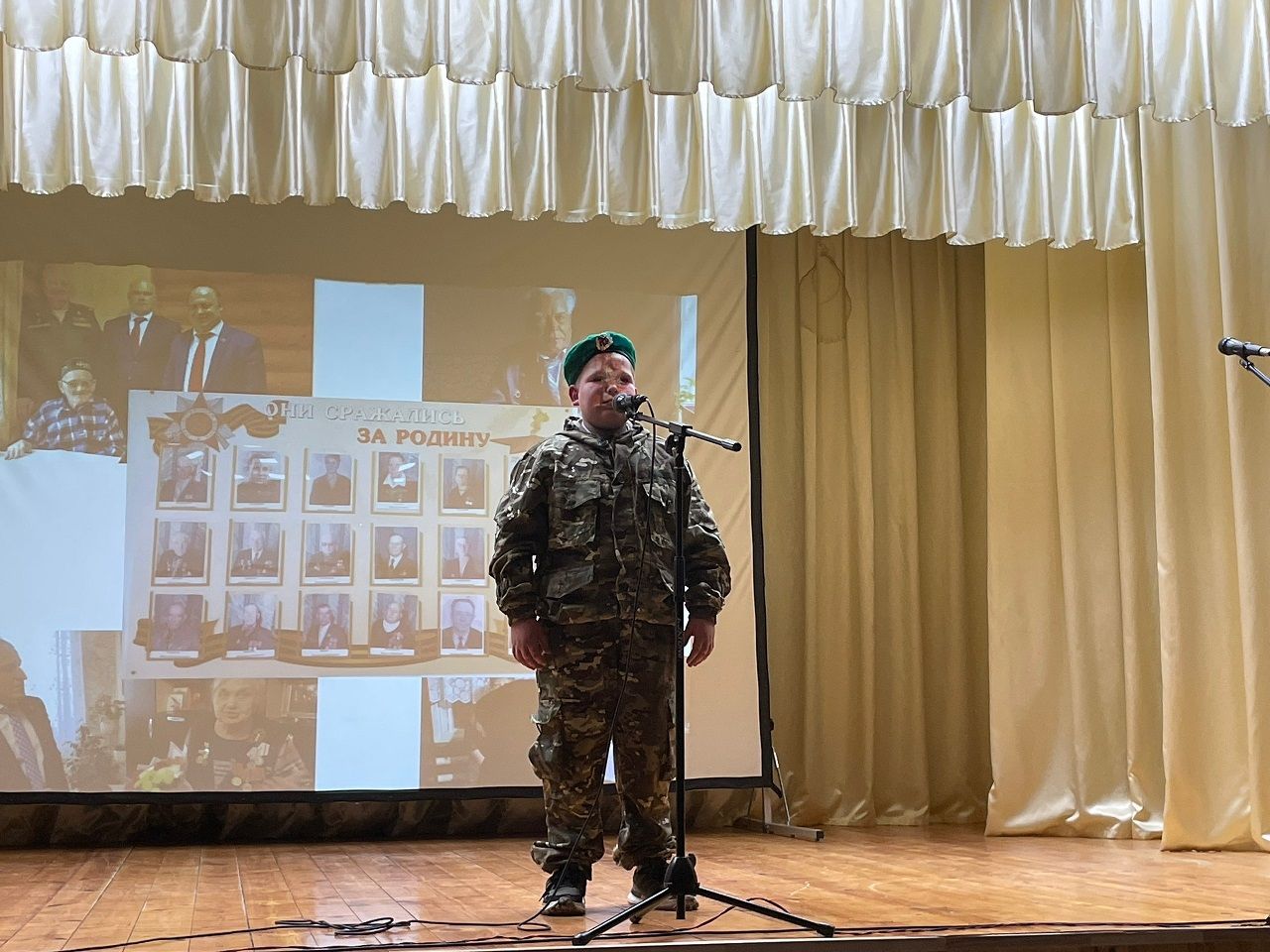 В Лаишевском районе продолжается вручение сертификатов электронной доски почета РТ