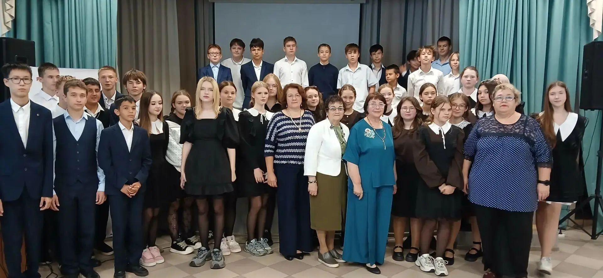 Встреча с преподавателями и выпускниками в Лаишевской школе