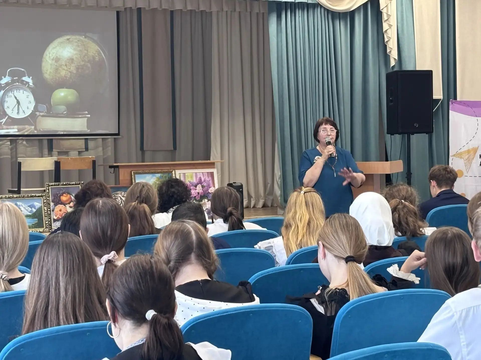 Встреча с преподавателями и выпускниками в Лаишевской школе