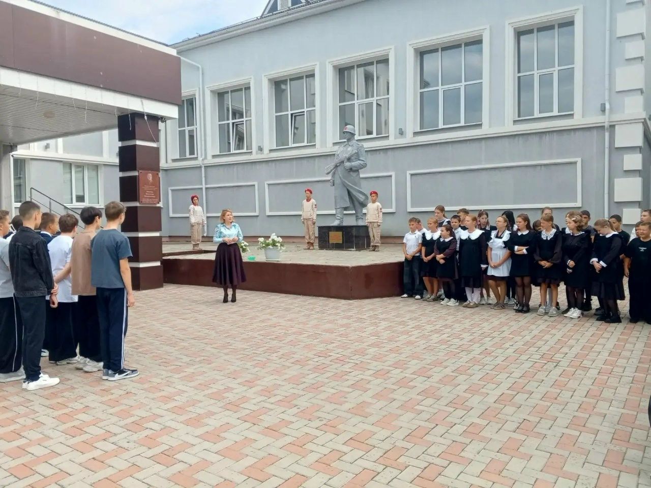 Лаишевские школьники почтили память жертв терроризма