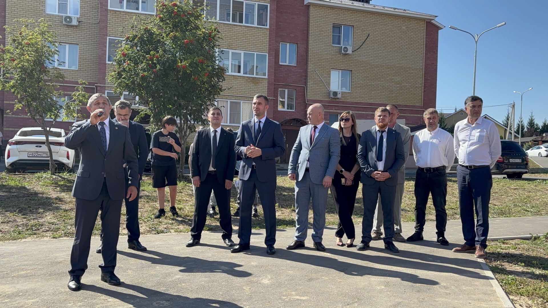 В Лаишево торжественно открыли обновлённый двор