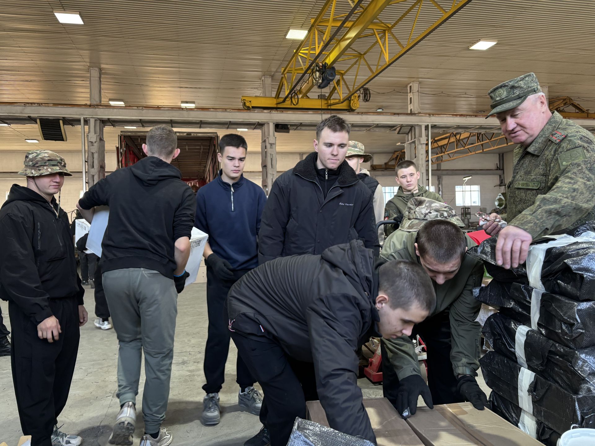 Сороковая отправка гуманитарки: как полковник запаса из Лаишево превратил личную инициативу в народное движение