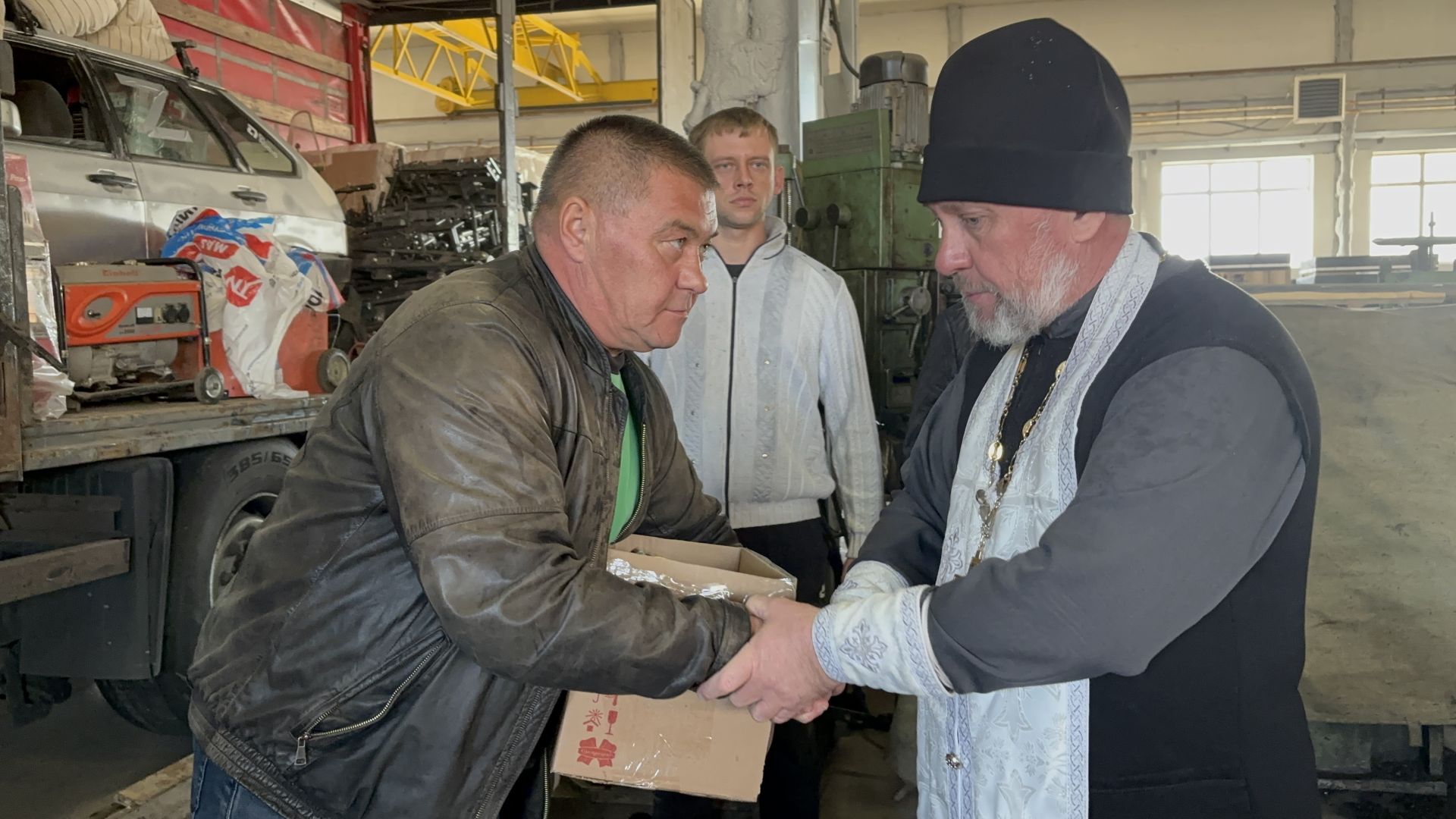 Сороковая отправка гуманитарки: как полковник запаса из Лаишево превратил личную инициативу в народное движение