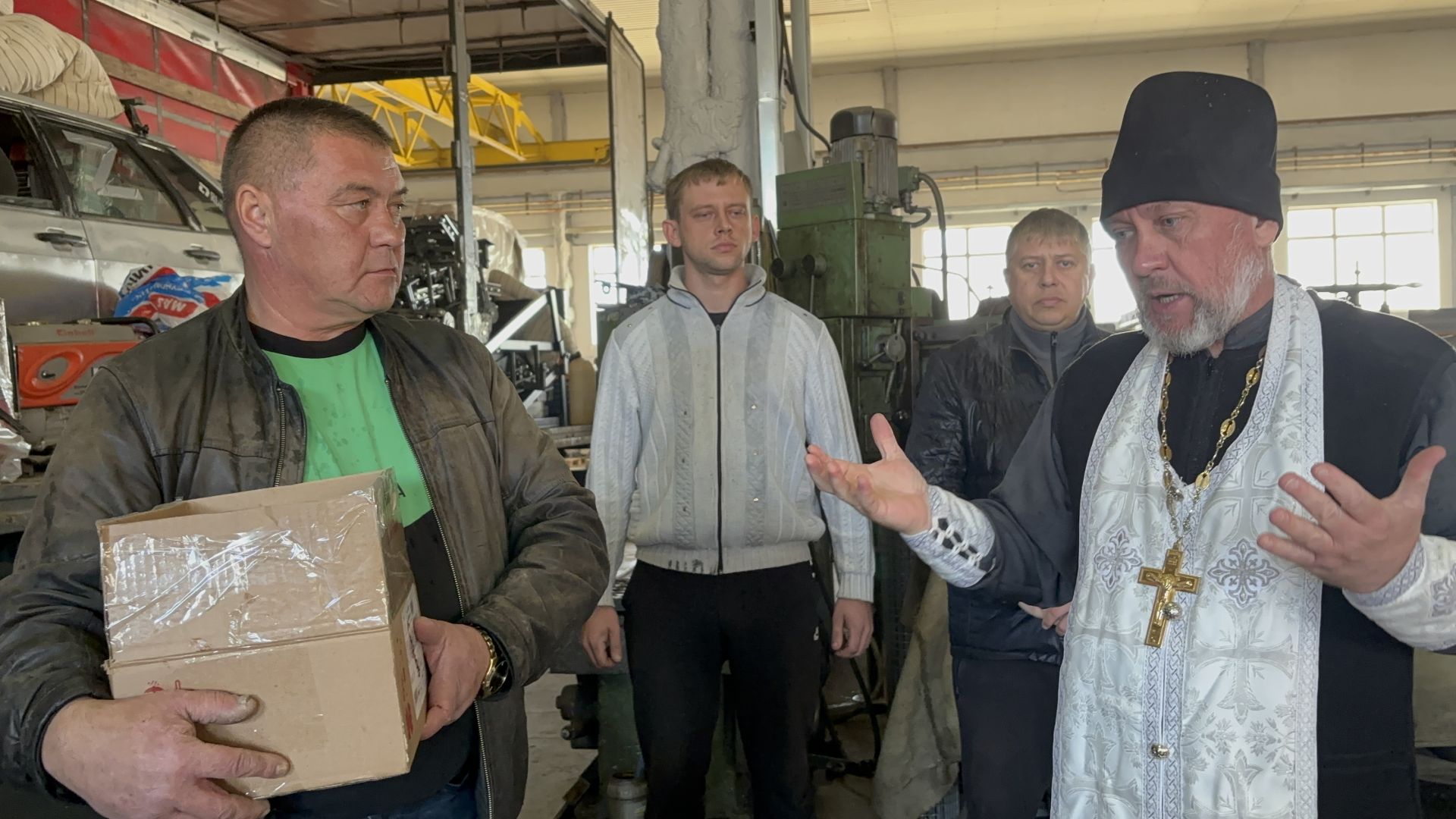 Сороковая отправка гуманитарки: как полковник запаса из Лаишево превратил личную инициативу в народное движение