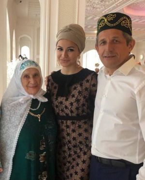 С Днём мам поздравляет глава Лаишевского района Ильдус Зарипов