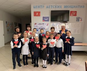 Именьковские школьники подготовили открытки ко Дню отца