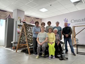 В Столбище плетут сети и приближают помощь под песни