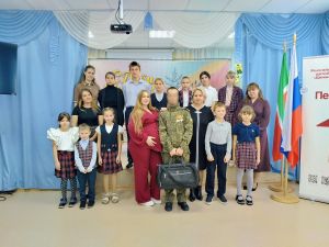 Участник СВО нашел время посетить родную школу в Лаишевском районе