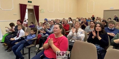 Дети поздравили взрослых с Рождеством Христовым