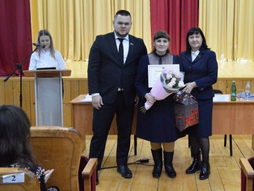 Пәрәү авылы активистларын бүләкләделәр