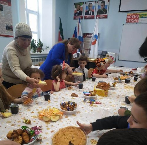 В Лаишеве выбирали мистера Снеговика и мисс Снежинку