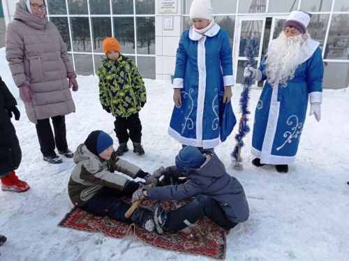 В Атабаево в новогодние каникулы развлекаются  и дети, и взрослые