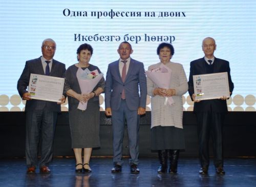 Лаешта педагогларны хөрмәтләделәр
