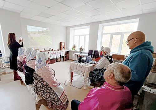 «Покровские посиделки» собрали творческие коллективы района в небольшом селе Орел