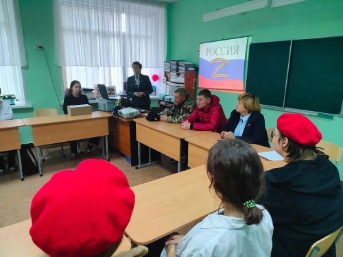 В гости к юнармейцам Лаишевского района пришел участник СВО