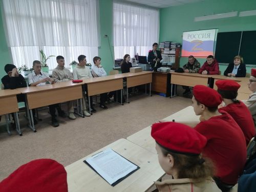 В гости к юнармейцам Лаишевского района пришел участник СВО