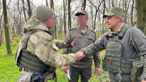 Лаеш район башлыгы махсус хәрби операция зонасында булган якташларыбыз янында булды.