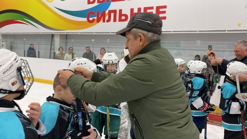 Сегодня в Ледовой арене Лаишево объявили команду победителей хоккейного турнира «Ястреб cup»