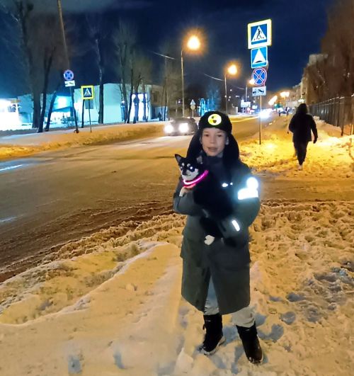 В конкурсе «Светоотражение — верное решение» принял участие Глеб Газатуллин и его питомец Ева