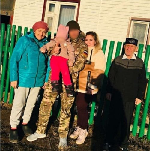 Победитель районных соревнований по корэш сражается против нацистов