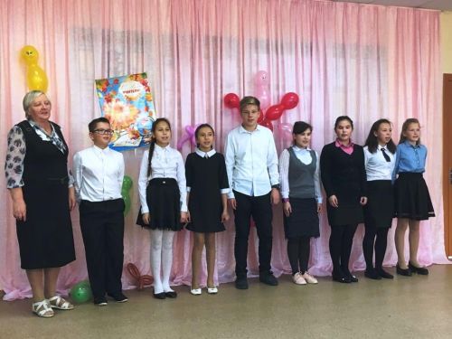 В Каипах сегодня поздравляют с 70-летим педагога Галину Талдину