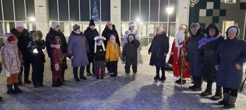 В Атабаевском поселении Лаишевского района торжественно открылась новогодняя елка