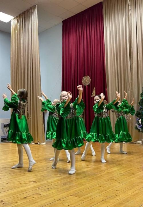 В Больших Кабанах провели концерт «Новый год к нам мчится»