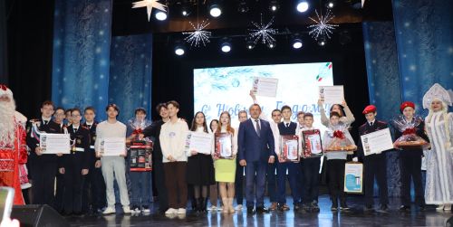 Активных и одаренных детей района чествовали в канун Нового года