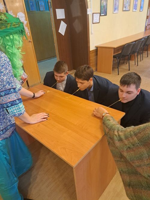 Лаишевские школьники прошли новогодний квест в Лаишевской библиотеке