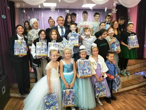 Глава Лаишевского района Ильдус Зарипов накануне Нового года посетил Лаишевский детский дом