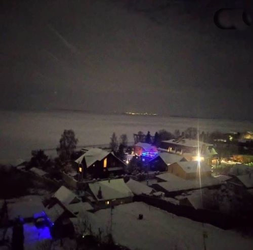 Стучится Новый год в окно