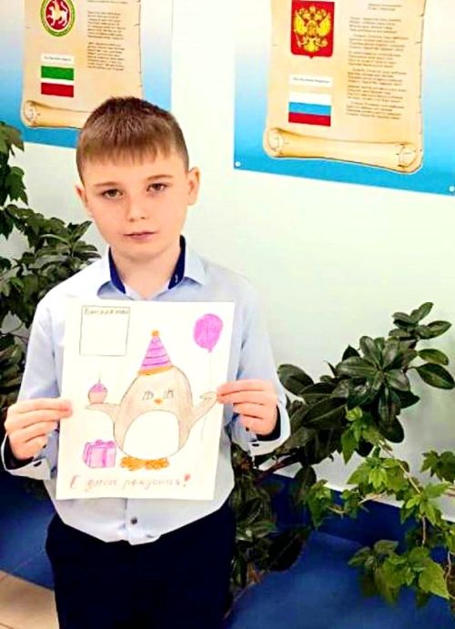 На день рождения «КН» второклассники Лаишевской гимназии № 1 подготовили рисунки