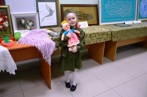 Встреча с жителями поселения началась с выставки