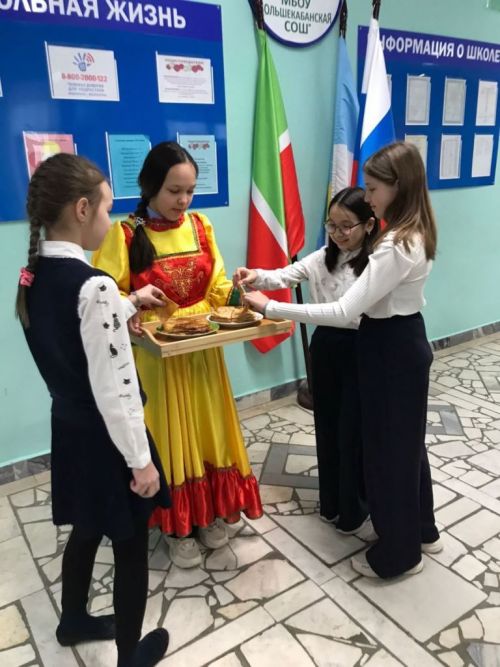 В Большекабанской школе блины пекут на Масленицу