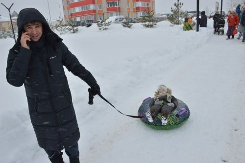 Фоторепортаж: широко гуляли сегодня в Лаишеве на Масленице