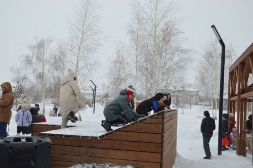 Фоторепортаж: широко гуляли сегодня в Лаишеве на Масленице