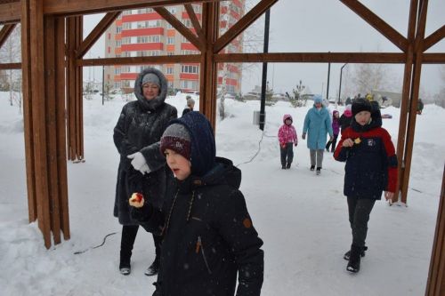 Фоторепортаж: широко гуляли сегодня в Лаишеве на Масленице
