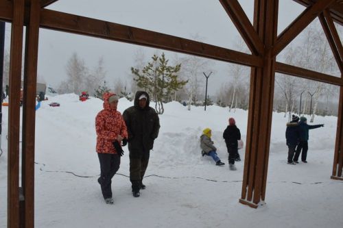 Фоторепортаж: широко гуляли сегодня в Лаишеве на Масленице